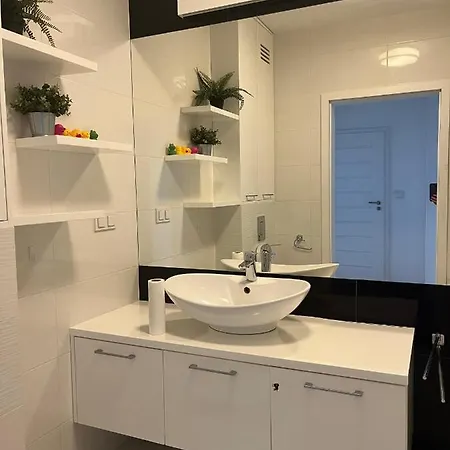 Airport Cybernetyki2 게스트하우스