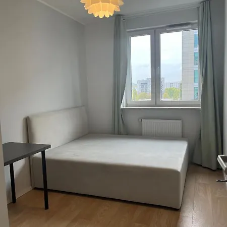 Airport Cybernetyki2 * Warschau