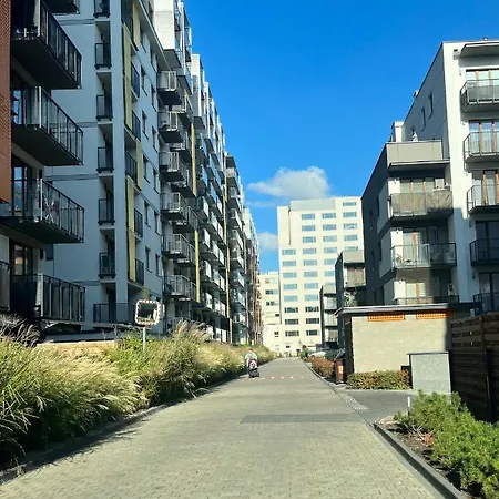 Airport Cybernetyki2 * Warschau